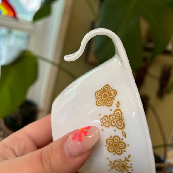 Butterfly gold Corelle hook cup and saucer - Picture 5 of 8